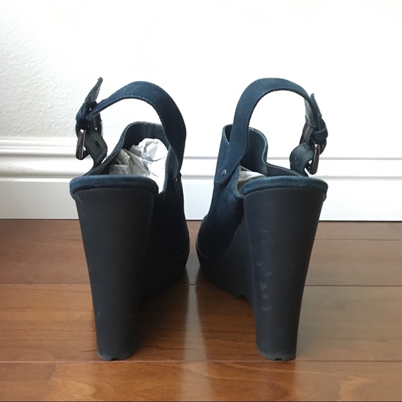 Chloe Sevingy for Opening Ceremony Mary Lou Wedge - Picture 3 of 6